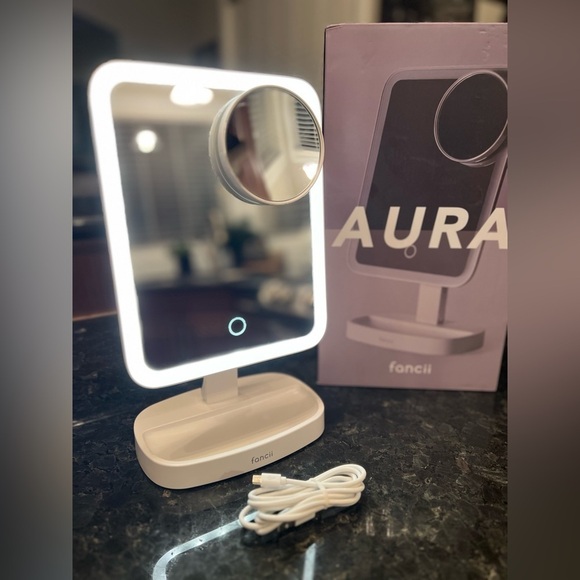 Fancii LED Aura Makeup Vanity Mirror - Picture 4 of 4